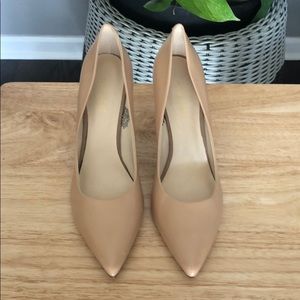 Nine West Taupe Pointed-Toe Pump Size 10M